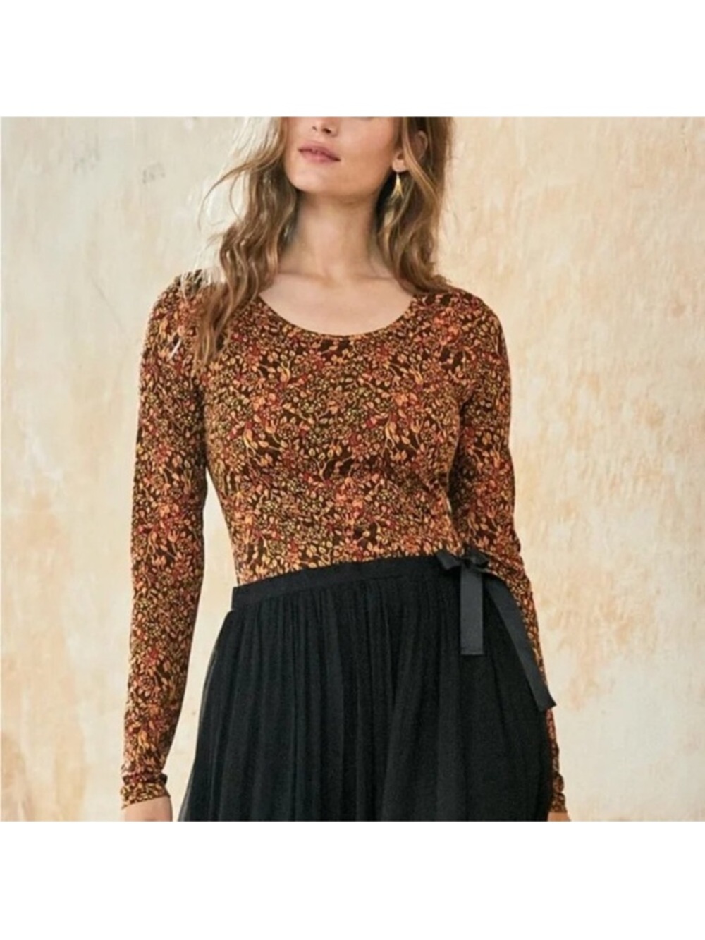 Peruvian Connection Fitted Floral Long-Sleeve Scoop Top in Rusty Colors